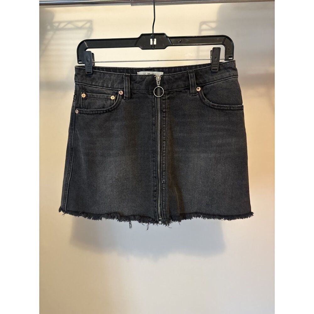 Free People Black Denim Mini Skirt | Frayed Hem | Front Zip | EUC